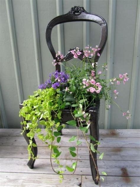 Stuhl mit moos bepflanzen, aquariumpflanzen. garten dekoration stühle blumenkübel verwandeln schwarz ...