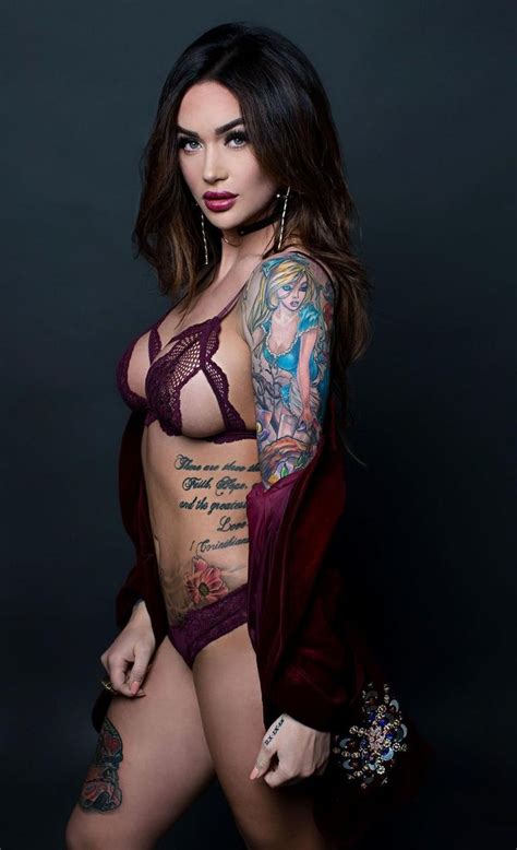 Pin By Scott Waldheim Sr On Tattooed Women Tattood Girls Tattoo Models Girl Tattoos