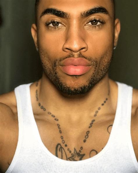 The wavy fringe is an edgy, new haircut for men with curly wavy hair. The Face on Koree | inside jamari fox | Face, Mixed guys ...