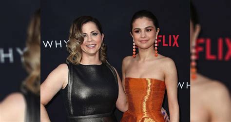 Selena Gomez S Mom Wants Daughter To Find Someone Who Cares About Her