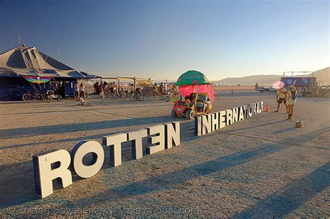 114 Photos Of Burning Man 2006 Album