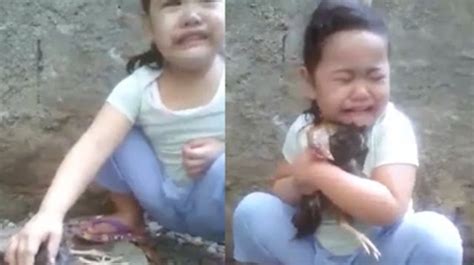 Gadis Kecil Ini Menangisi Ayam Kesayanganya Yang Mati Hingga Videonya Ditonton 14juta Kali