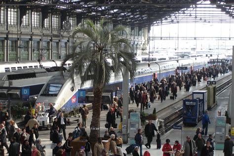 Gare De Lyon Arrivées Et Départs Des Trains Adresse Les Infos Pratiques