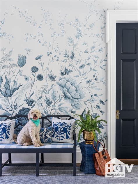 A Regal Blue And White Entryway From Hgtv Magazine Blue Floral