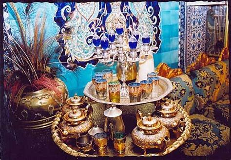 يعتبر الشاي الأبيض من أندر أنواع الشاي، وهو مشروب خفيف المذاق. عادات تقديم الشاى المغربى