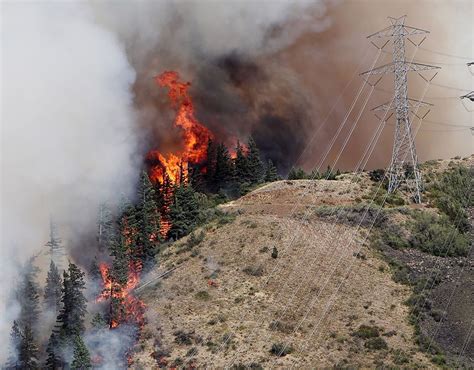 Central Washington Wildfire Burns 70 Homes The Columbian
