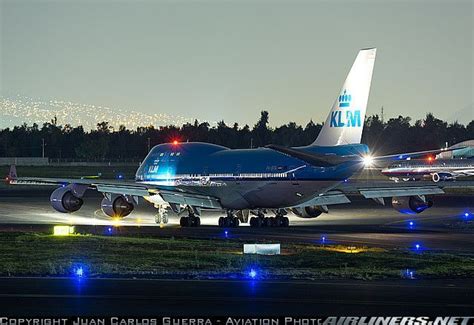Klm Boeing 747 406 On Runway Ready For A Night Flight 915 New Air