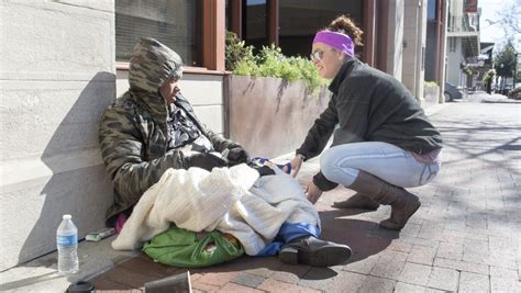 Warm Hearted Woman Give Helping Hand To Homeless In Freezing Pensacola