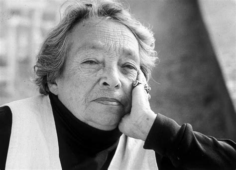Al encontrar dos viejos cuadernos en una caja olvidada, marguerite duras recuerda su pasado y el insoportable dolor de la espera. Marguerite Duras - photos, news, filmography, quotes and ...