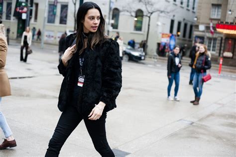 Street Style Toronto Fashion Week The Best 24 Looks From Outside The