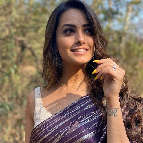 Naagin 4 Actress Anita Hassanandani Loves Clicking Pictures On Set And