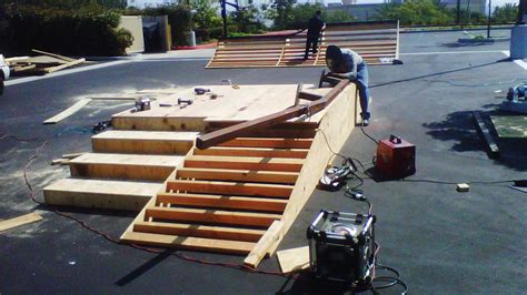 how to build a halfpipe skateboard ramp