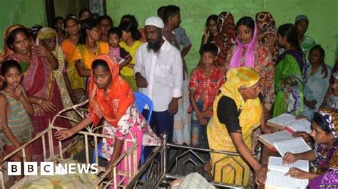 Deadly Bangladesh Stampede At Clothing Giveaway Bbc News