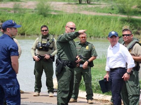Dhs Secretary Tours Border Patrols Busiest Sector For Migrant
