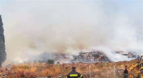 Jun 12, 2021 · φωτια λαυριο φωτια τωρα πυροσβεστικη ειδησεισ share tweet share; Φωτιά στο Λαύριο: Υπό μερικό έλεγχο η πυρκαγιά - Τι ...