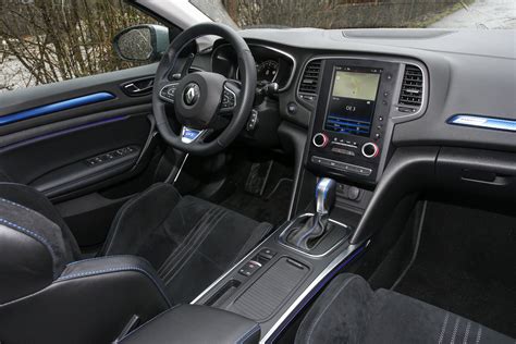 Jaunais megane grandtour nozīmē dinamiskas un izsmalcinātas līnijas, kas akcentē automobiļa mūsdienīgo dizainu. TEST: Renault Mégane GT ENERGY TCe 205 EDC - ALLES AUTO