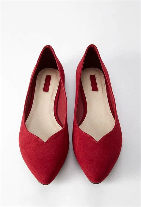 113 Ts Your Best Friend Will Obsess Over In 2020 Red Shoes Flats