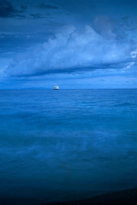 Ein Schiff Auf Dem Meer Indonesien Bild Kaufen 70076113 Lookphotos