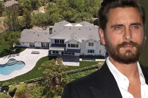 Scott Disick Enjoys Lunch Date With Rumoured New Model Girlfriend Who Looks Just Like Kendall