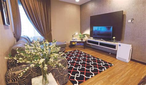 Seperti bangunan untuk ruang tidur utama, bangunan untuk ruang tamu dan area dining room. Ruang Tamu Rumah Banglo | Desainrumahid.com