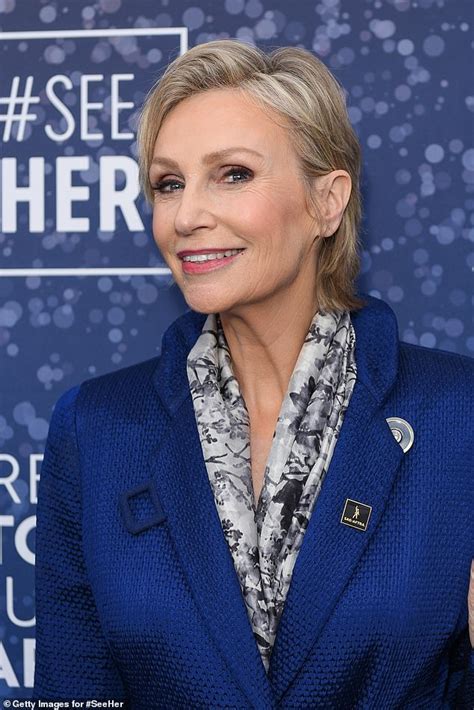 Jane Lynch Opens Up About Her Struggle With Alcohol Addiction And Said
