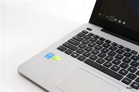 Laptop Asus R556l I7 5500u 12gb 128ssd1tb Gf920m 7650297994