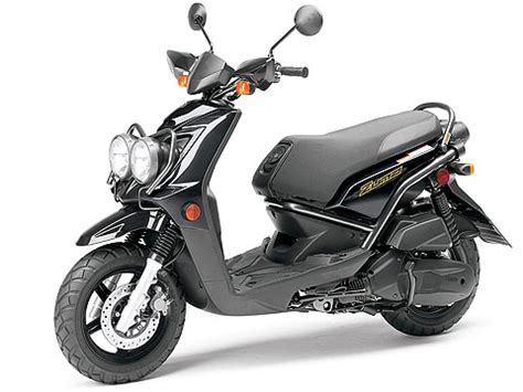 The 125cc version is very much a progression from the 50cc model. 2012 Yamaha Zuma 125 Scooter pictures, specifications
