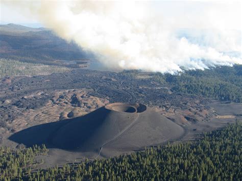 Cinder Cone Lassen National Forest National Parks Places To See