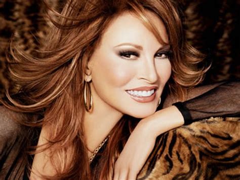 Raquel Welch The Latest Mac Icon Celebrity Makeup Dailybeauty