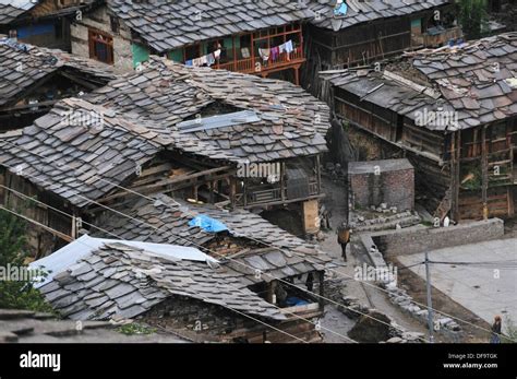 Old Stone Roof Himachal Pradesh Hi Res Stock Photography And Images Alamy