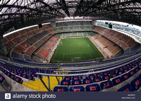 It shows all personal information about the players, including age, nationality, contract duration. 1990 STADIO GIUSEPPE MEAZZA - Mailand innen Blick auf die ...