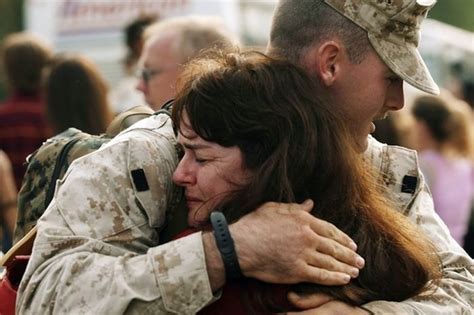 Great Pictures Of Military Families Reunited 21 Pics