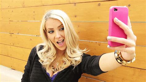 10 Things That Happen When You Take A Selfie Helene In Between