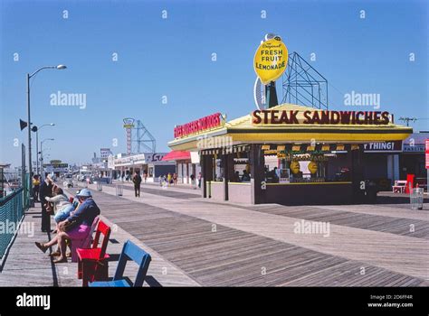 Seaside Arcade 1970s Hi Res Stock Photography And Images Alamy