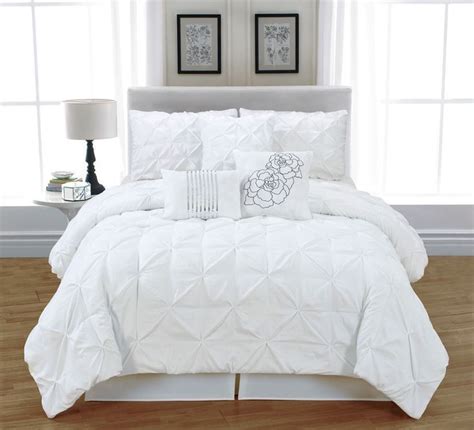 Portrait Of Get Alluring Visage By Displaying A White Comforter Sets