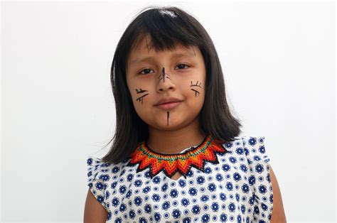 Nina Indigena  Alcaldía De Medellín