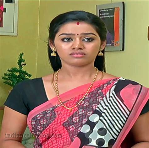 Gayathri Yuvraj Tamil Tv Actress Saree Caps