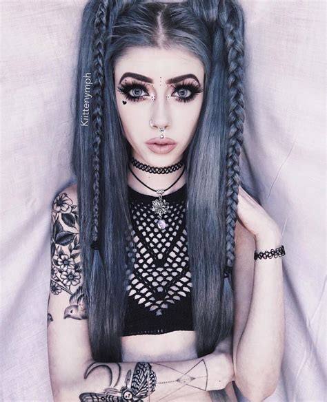 Pin By Sam Last Post On People Gothic Hairstyles Goth Hair Gothic Hairstyles Long