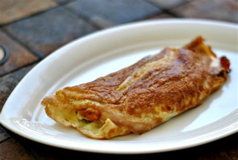 How To Make A French Omelette Roulee With The Help Of Julia Child