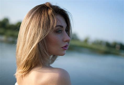 Mujer Rubia Cara Retrato Mujeres Al Aire Libre Ojos Azules