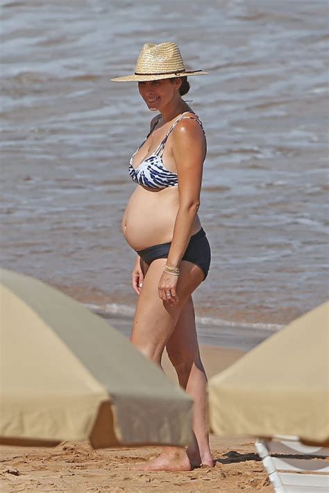 Jamie Lynn Sigler Show Off Her Baby Bump In A Bikini Maui 08 23 2017