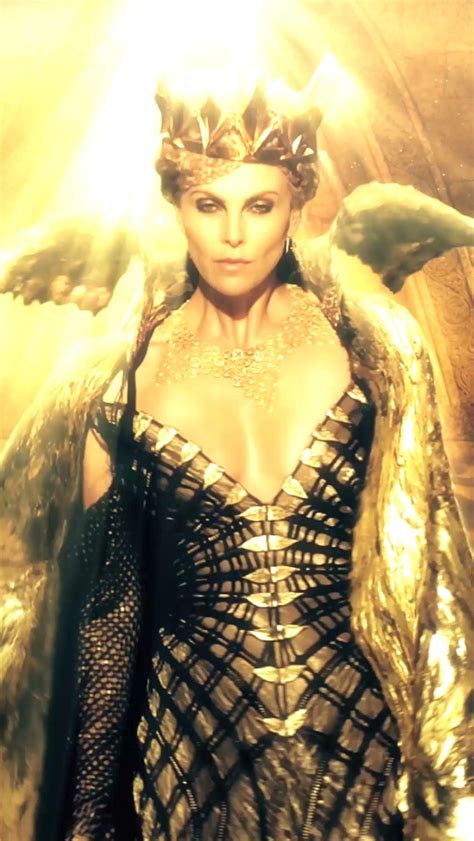 This is what winter's war is about. The Evil Queen - The Huntsman: Winter's War Photo ...