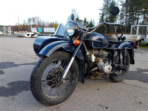 Want to stand out in a crowd and be able to disappear in the woods or desert? Ural IMZ 650 Kuutioinen sivuvaunulla. Kunnostettavaksi ...