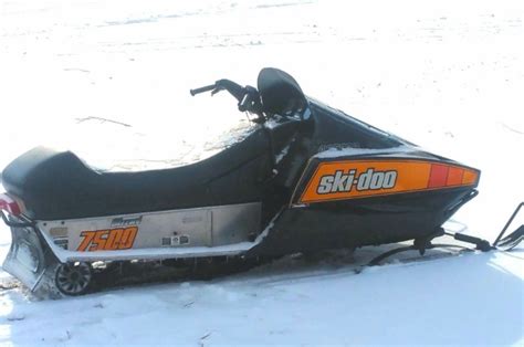 Pin By Paul Schuna On Vintage Vintage Sleds Vintage Sled Snowmobile