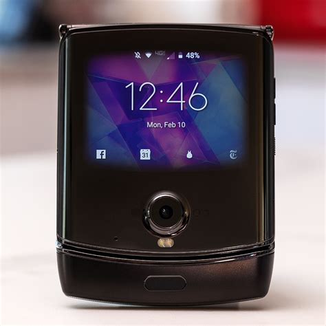 Motorola Razr Review Folding Flip Phone Flops The Verge