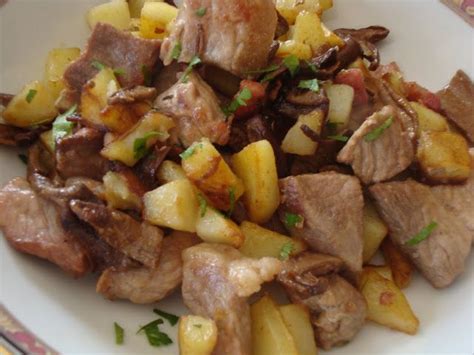 Maybe you would like to learn more about one of these? Bocconcini di maiale con porcini | Bocconcini, Maiale, Ricette