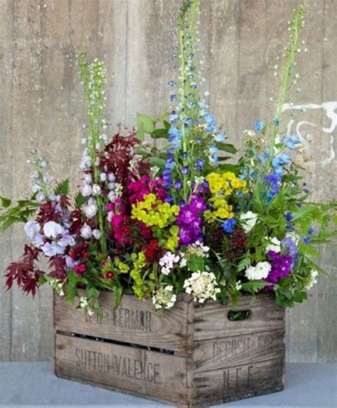Perfect for your summer front porch! 17+ Beautiful Planters With Beautiful Flower For Your ...