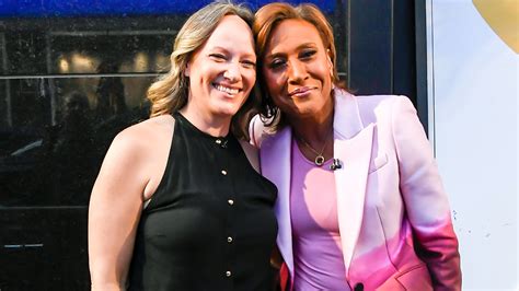 Gmas Robin Roberts Shares Rare Photo Of Partner Amber Laign After Anchors Long Absence From