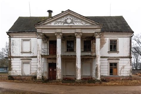 Der traum vom schottischen zweitwohnsitz ist bei den deutschen ausgeprägt: Old Manor in Vepriai #lithuanian #manorhouse #mansions # ...