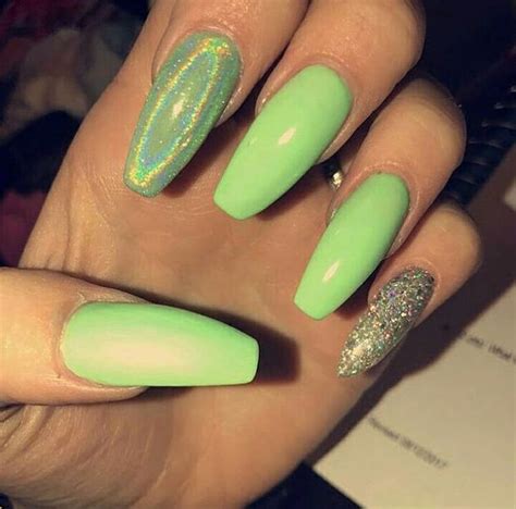 ᴾⁱⁿ α ᵈ α ʳ ⁱ ᵒ ˢ Green nails Nails Hot nails